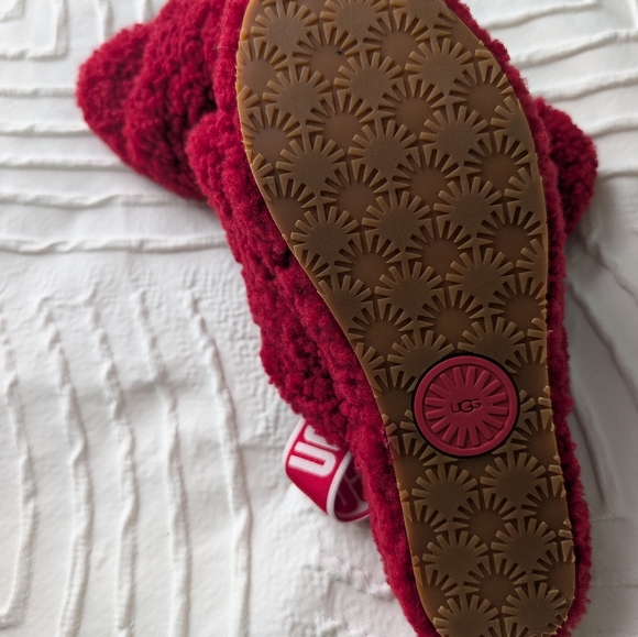 UGG Red Plush Slippers - Picture 5 of 5